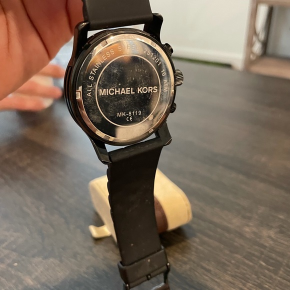 Michael Kors Runway Black Silicone Band Watch - Picture 5 of 6